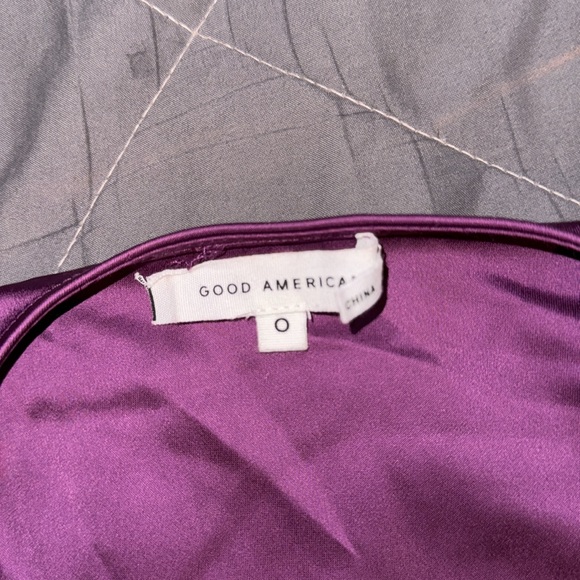 GOOD AMERICAN SILKY PURPLE TOP - Picture 3 of 4